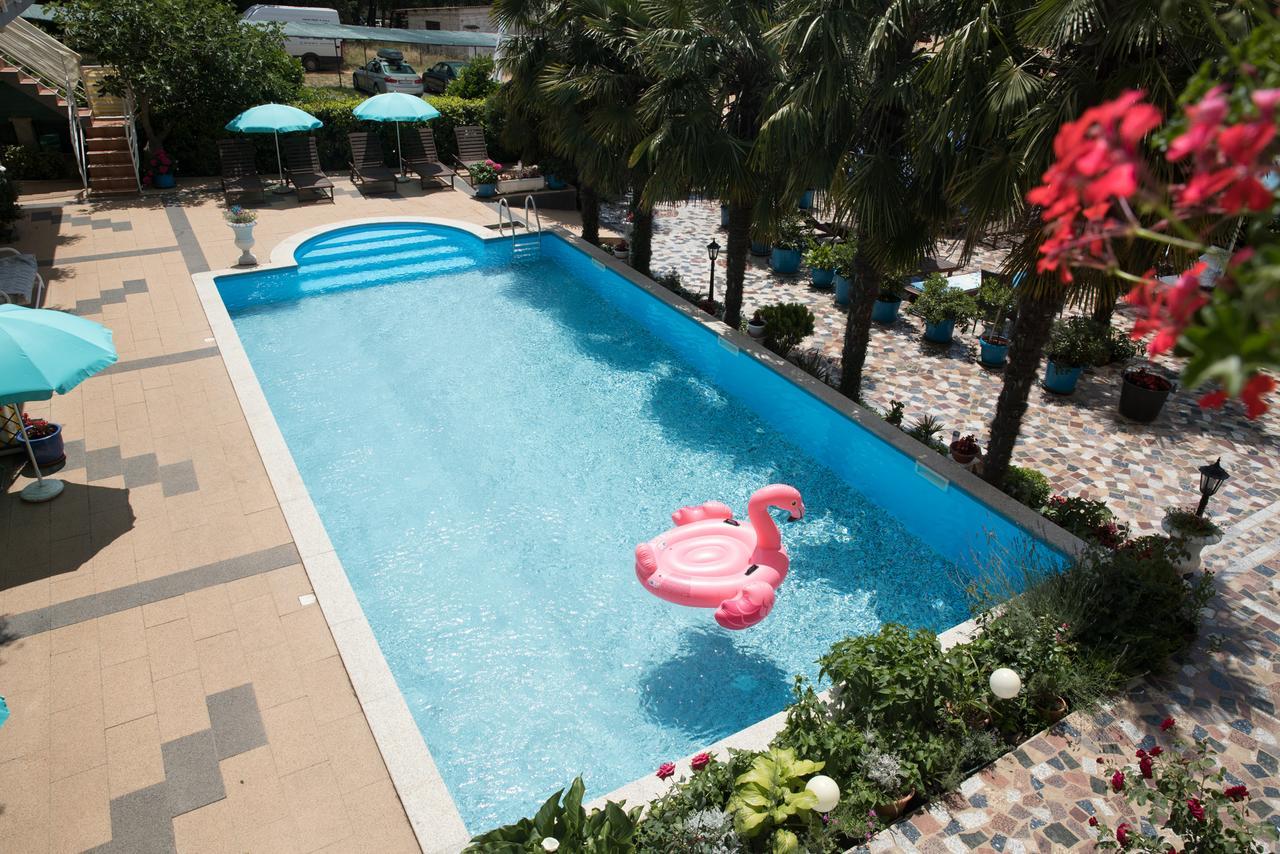 Apartments Paradis 로비니 외부 사진