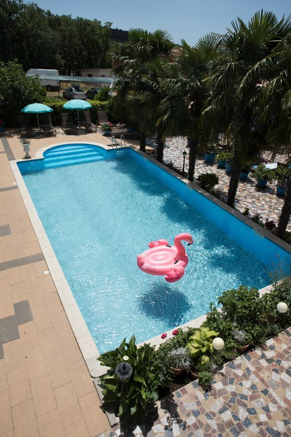 Apartments Paradis 로비니 외부 사진